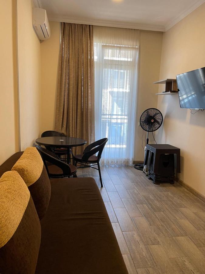 Apartments Kristo Батумі Екстер'єр фото