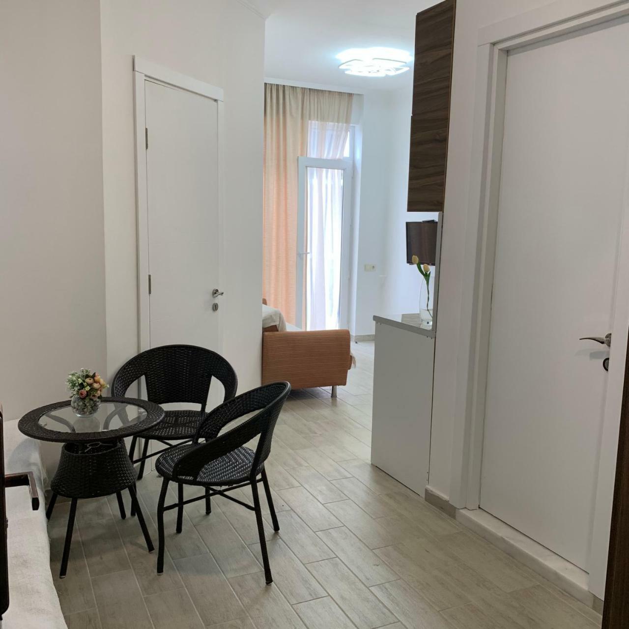 Apartments Kristo Батумі Екстер'єр фото